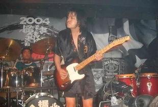 网红蹦迪歌曲摇滚乐队,揭秘网红蹦迪歌曲背后的摇滚乐队传奇