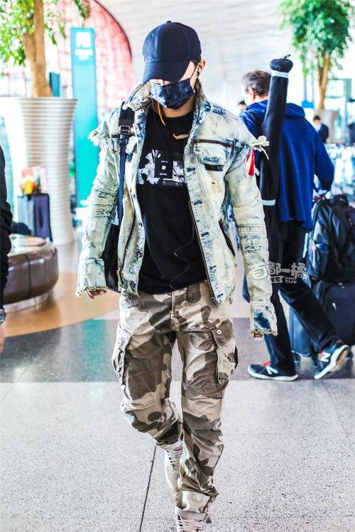 男明星穿牛仔外套,男明星演绎时尚牛仔外套风采