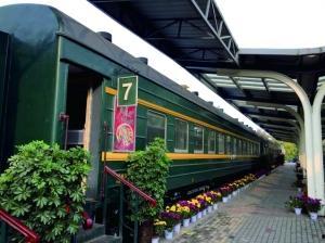 沙漠火车餐厅网红店,揭秘网红沙漠火车餐厅的魅力